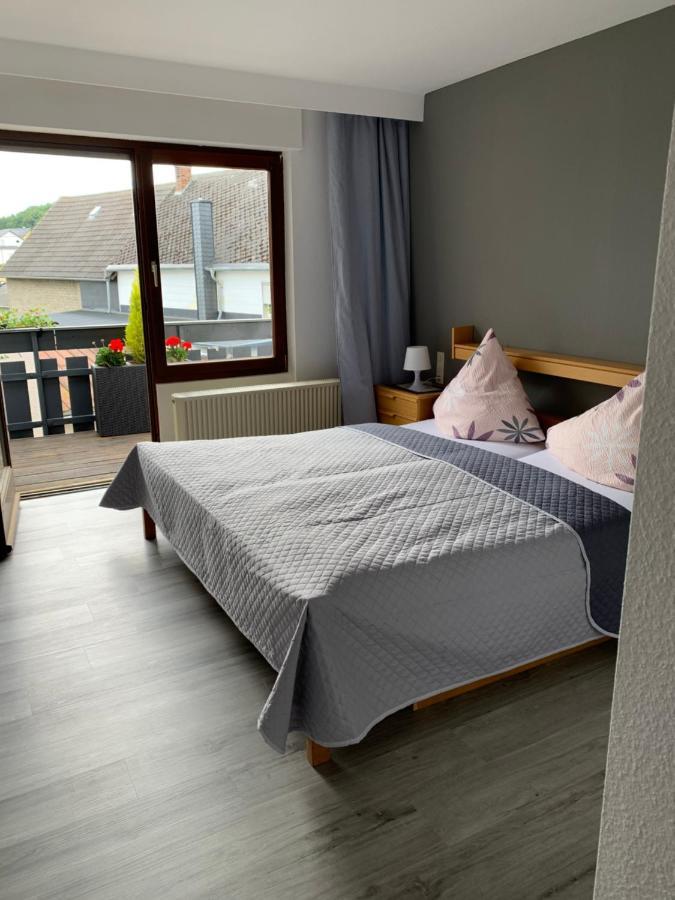 Vina Am Ring Bed & Breakfast Mannebach  Exterior foto