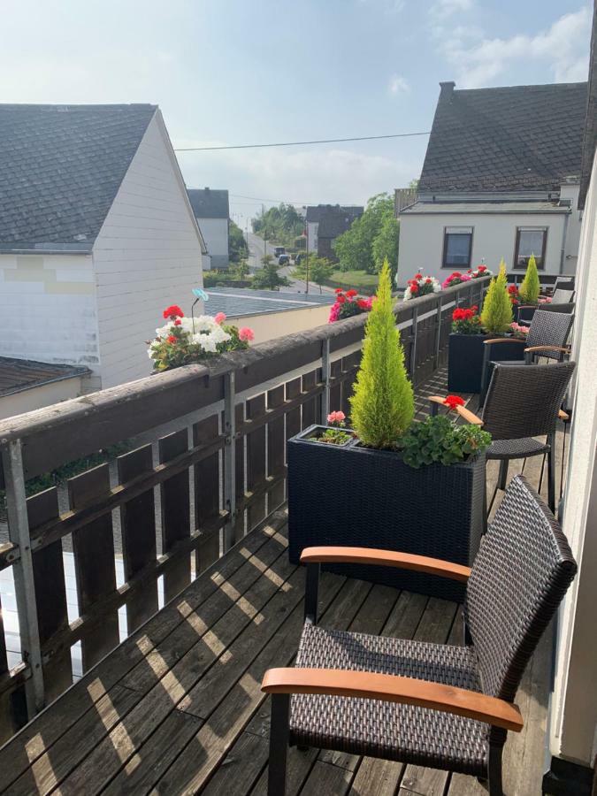 Vina Am Ring Bed & Breakfast Mannebach  Exterior foto