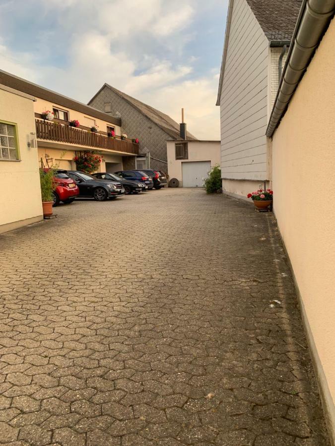 Vina Am Ring Bed & Breakfast Mannebach  Exterior foto